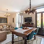 Arte Iii By Aston Apartman