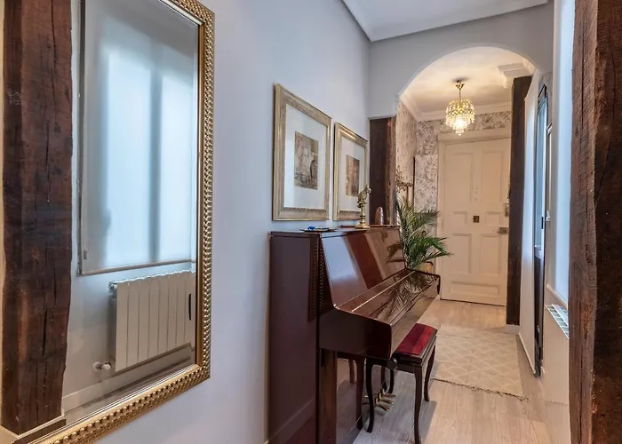 Arte Iii By Aston Apartment